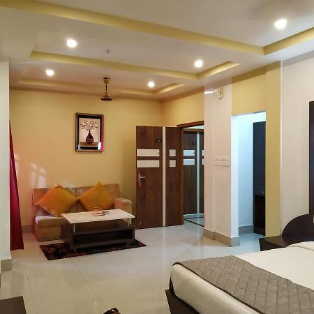 Hotel Sc Continental Itānagar エクステリア 写真