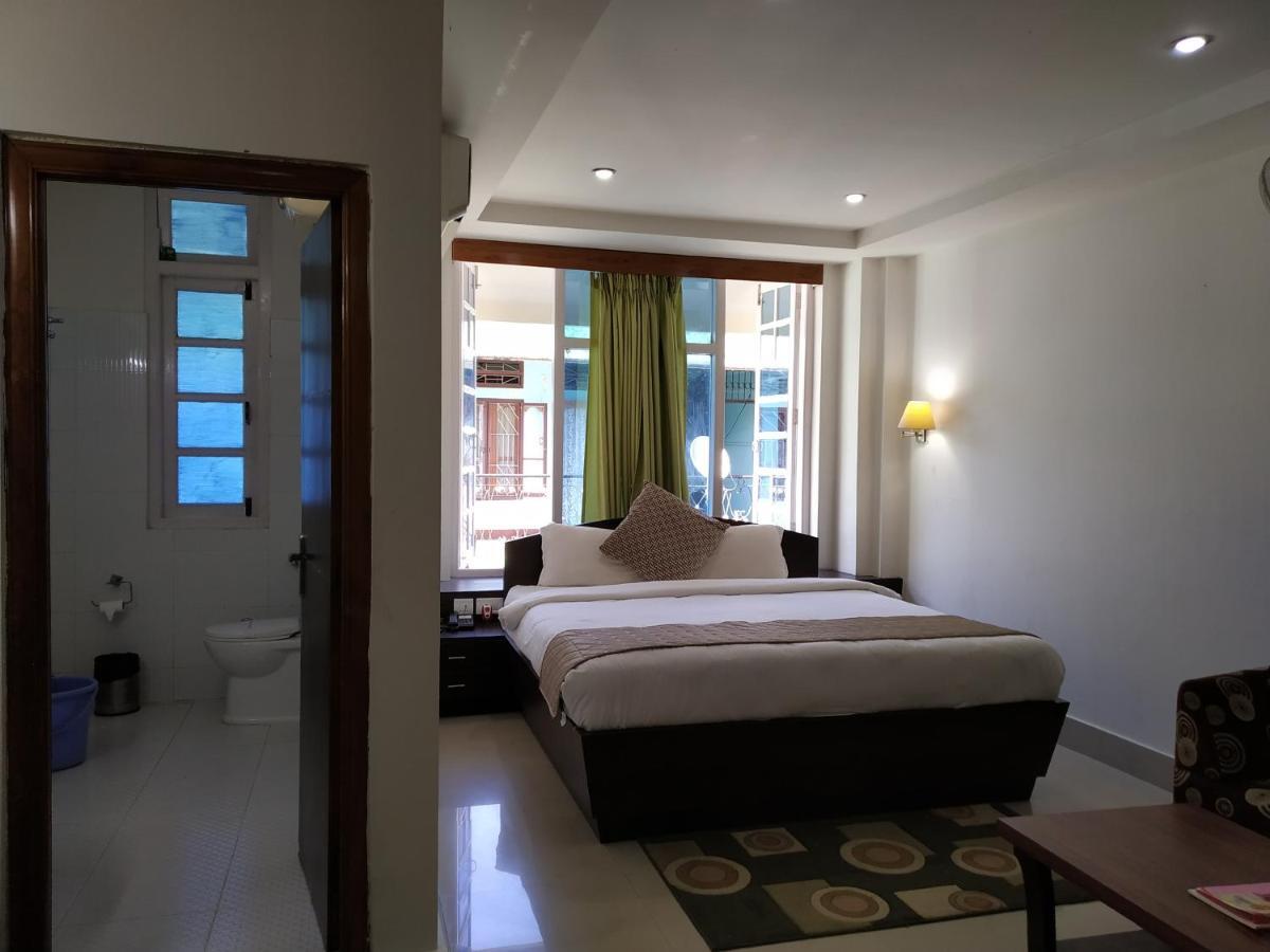 Hotel Sc Continental Itānagar エクステリア 写真
