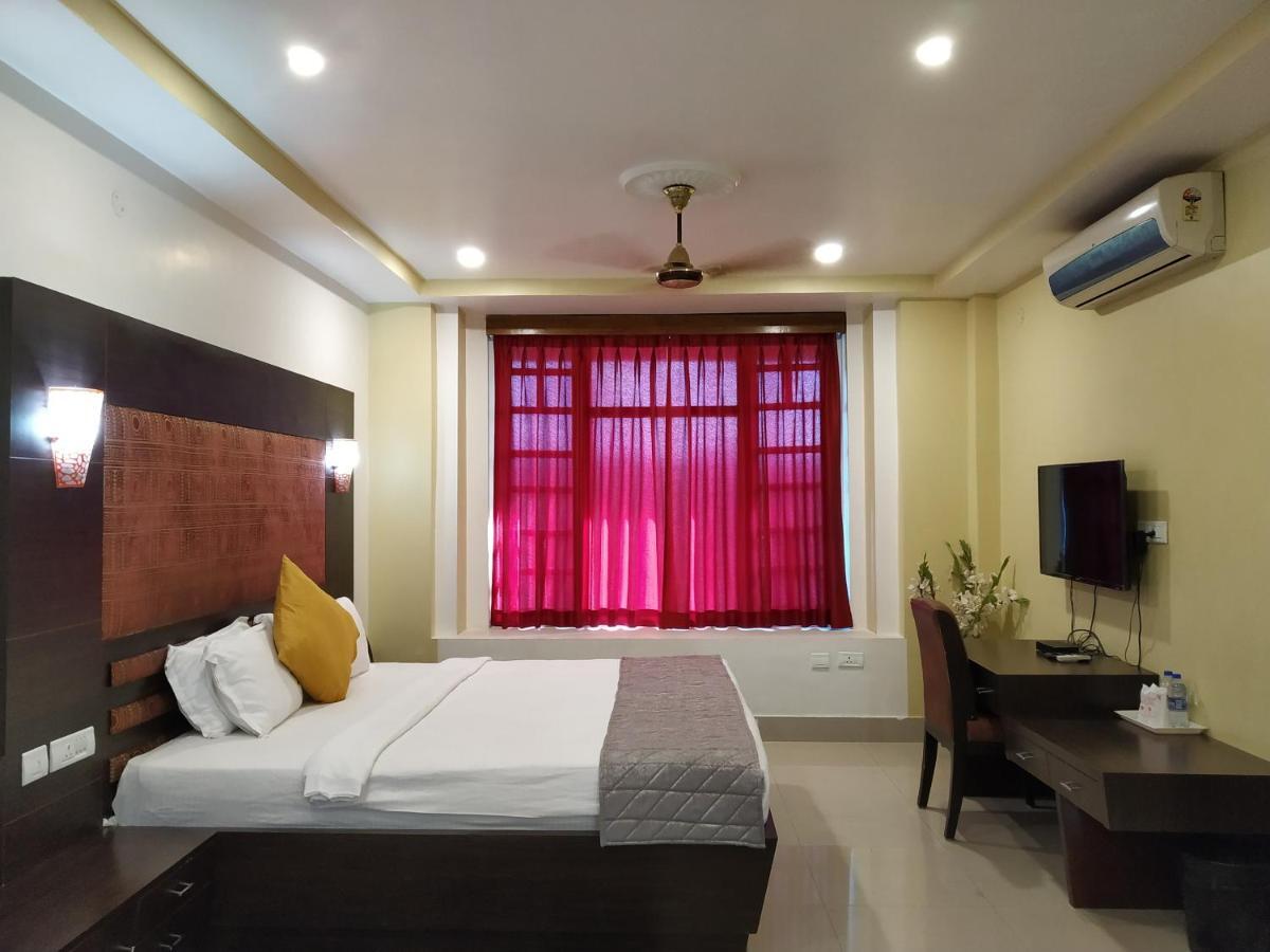 Hotel Sc Continental Itānagar エクステリア 写真