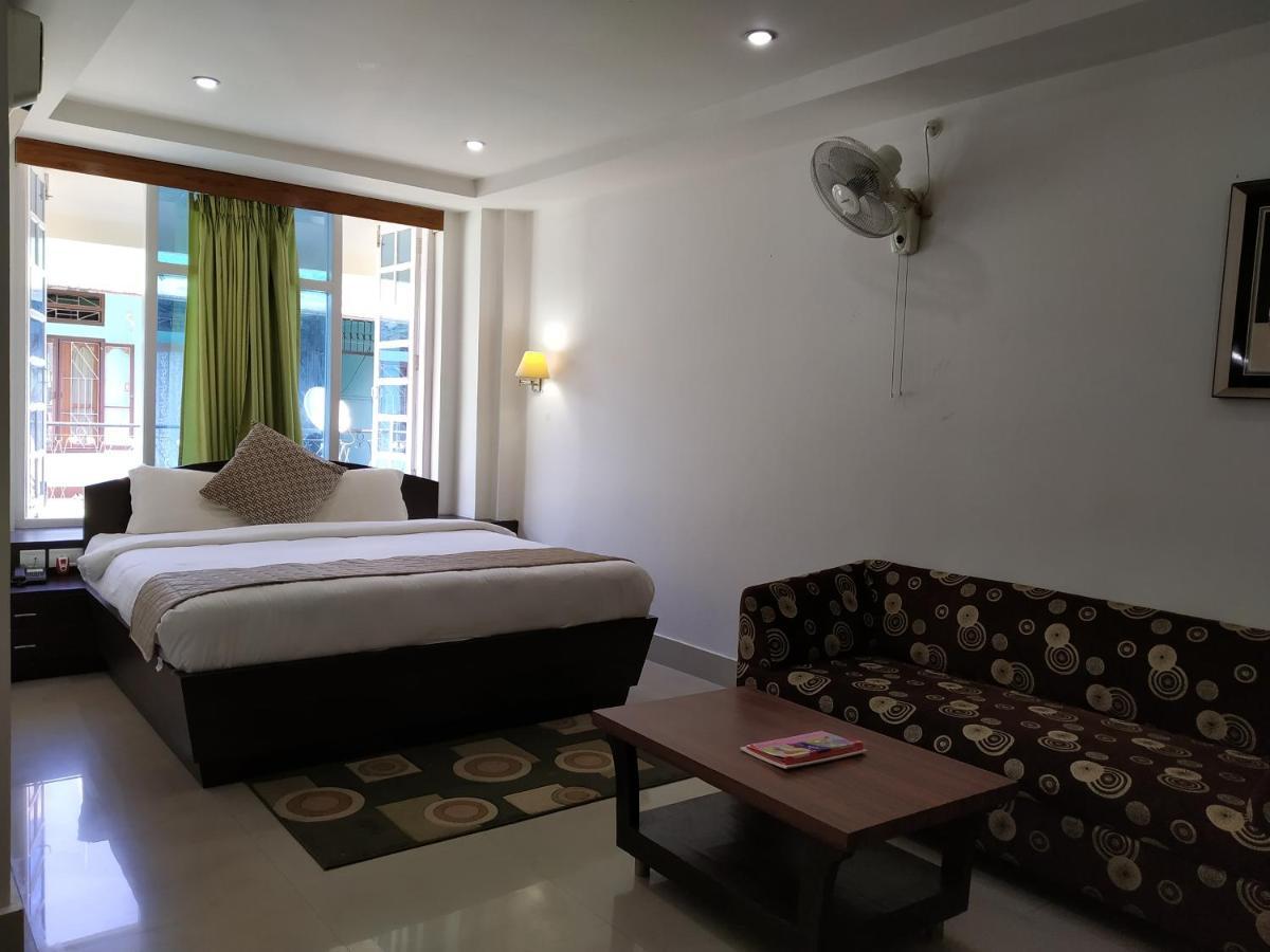 Hotel Sc Continental Itānagar エクステリア 写真