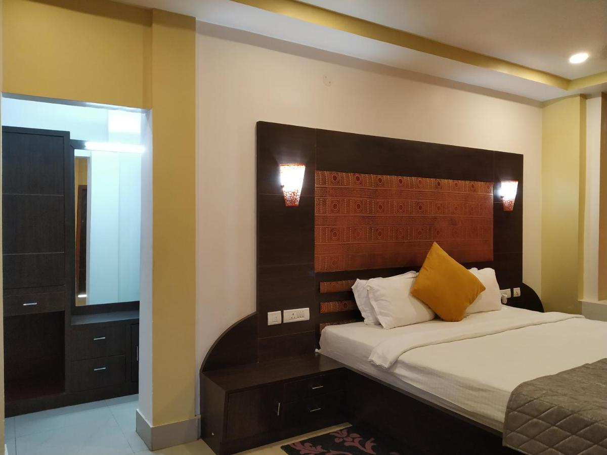 Hotel Sc Continental Itānagar エクステリア 写真