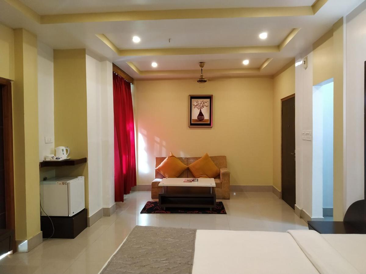 Hotel Sc Continental Itānagar エクステリア 写真